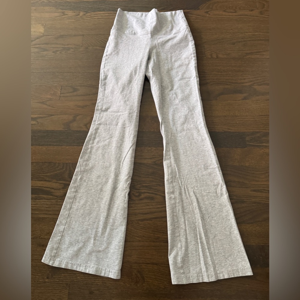 Aritzia Gray Flared leggings, Size S